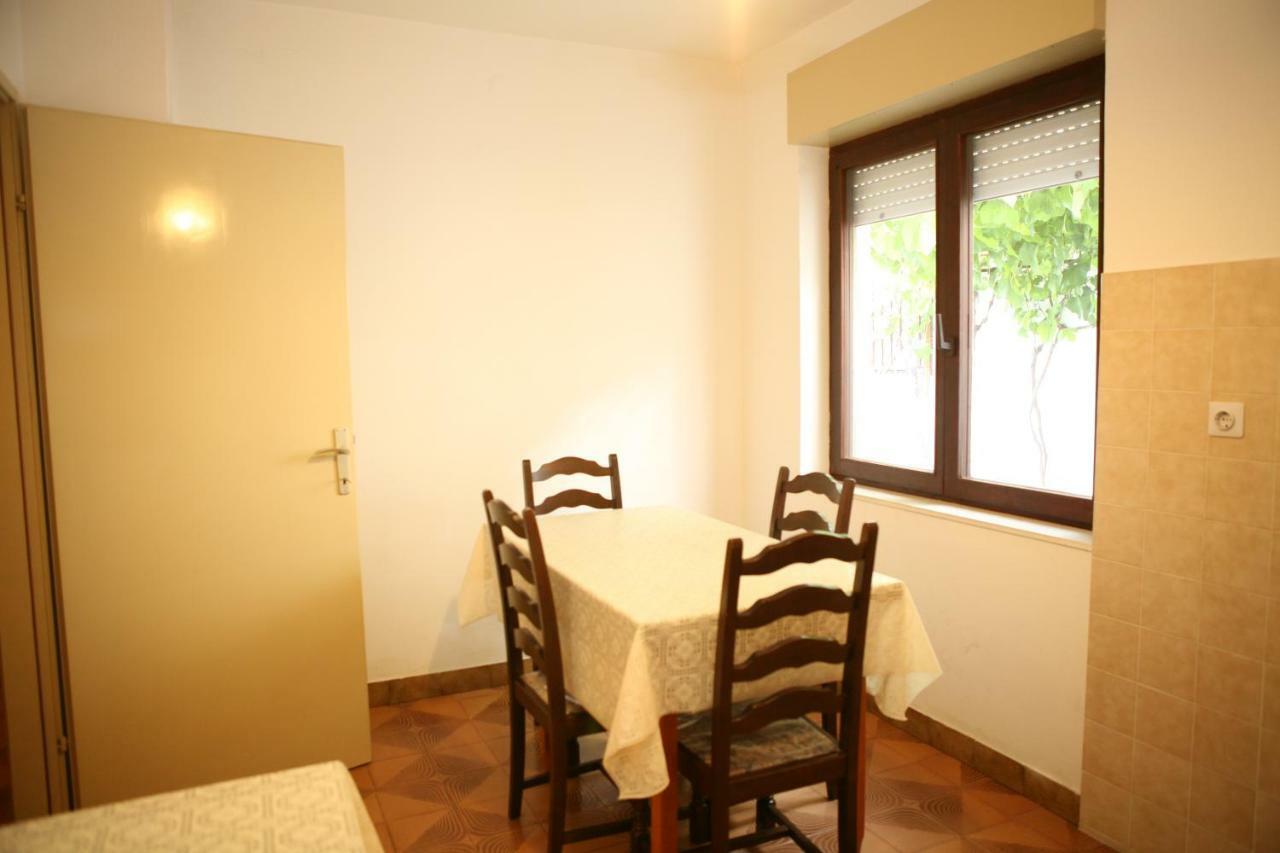 Rooms&Apartments Kurtović Donji Seget Exterior foto