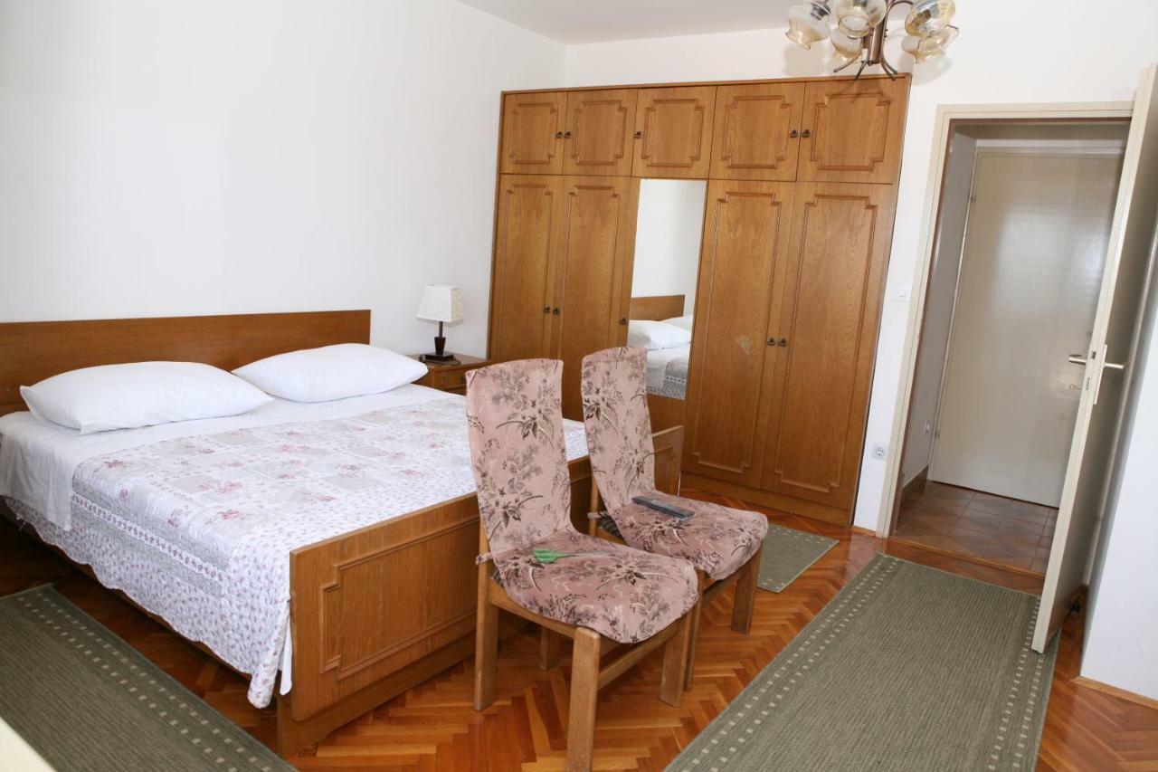 Rooms&Apartments Kurtović Donji Seget Exterior foto