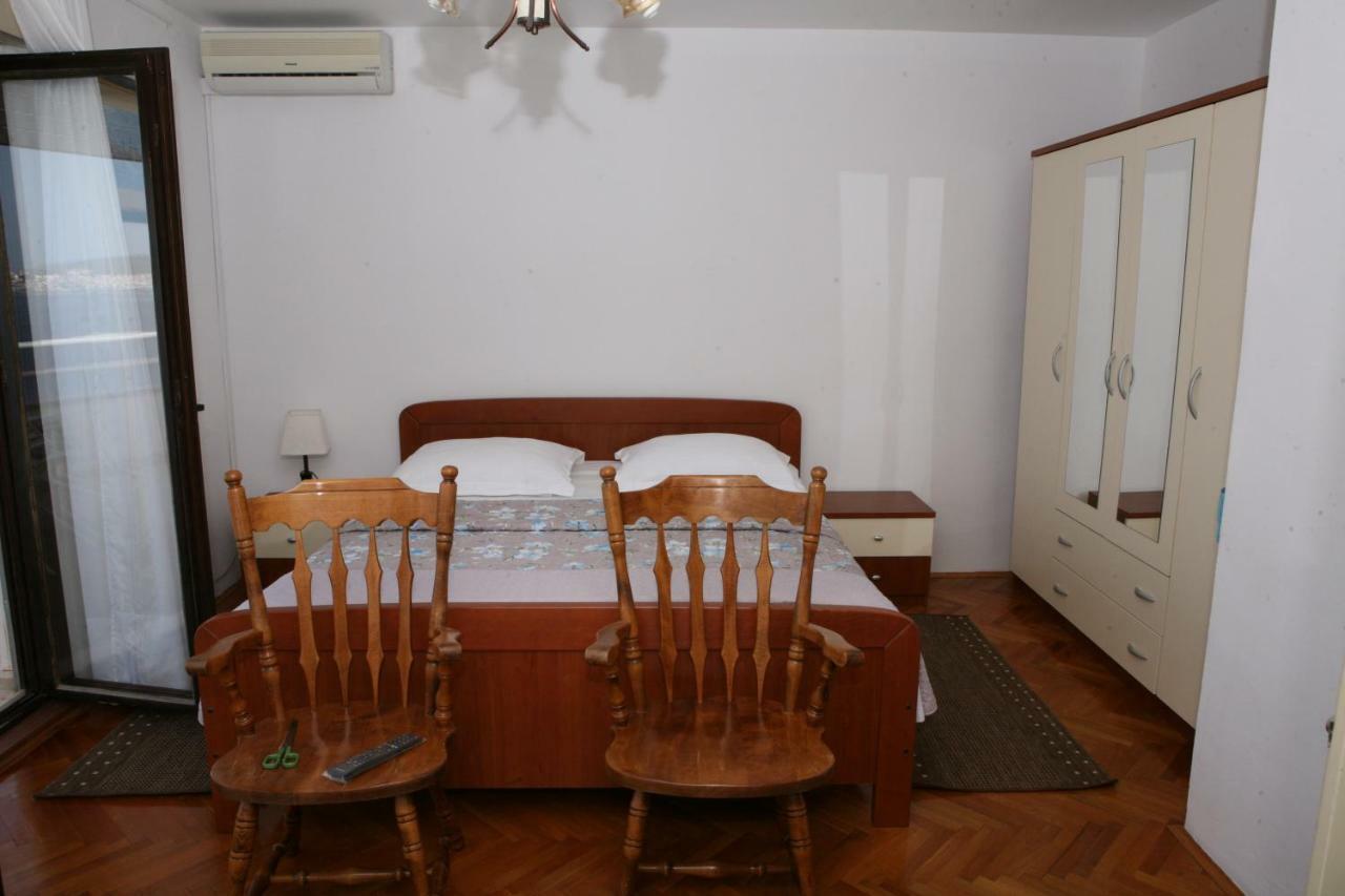 Rooms&Apartments Kurtović Donji Seget Exterior foto